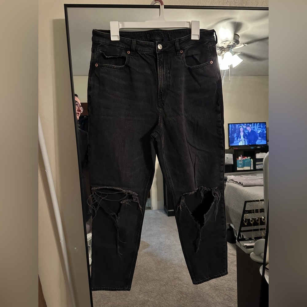 American Eagle Outfitters Mom Jean